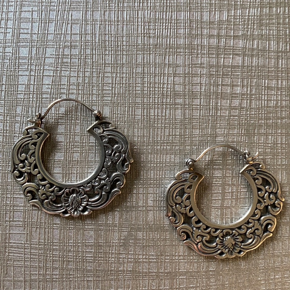 Maya Earrings EUC